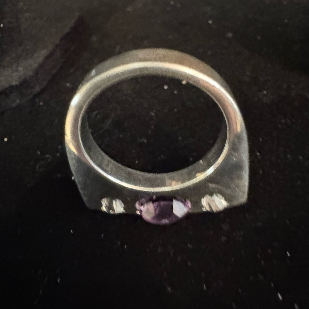 Elegant‎ Sterling Silver and Purple Amethyst Gemstone Ring - Picture 6 of 8